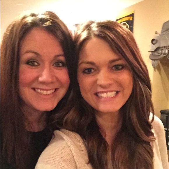 Profile Picture of Amanda Brothersen (@amandakayj) on Poshmark