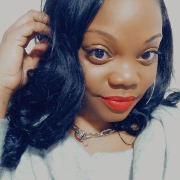 Mikki Bell - Poshmark Profile Picture of Mikki Bell (@mikki5454) on Poshmark