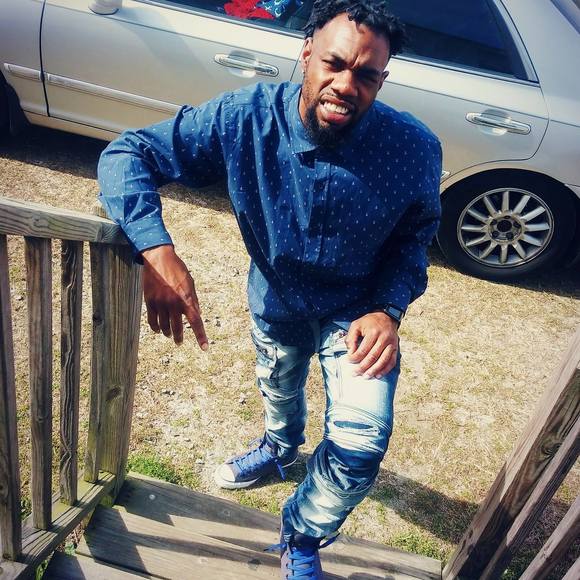 Profile Picture of Zep Nicholson (@zepnicholson) on Poshmark