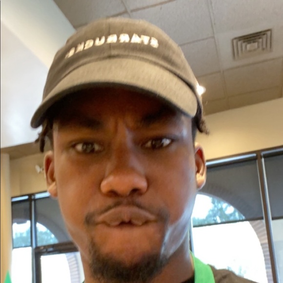 Profile Picture of Dezmond Fishback (@jokerdezz) on Poshmark