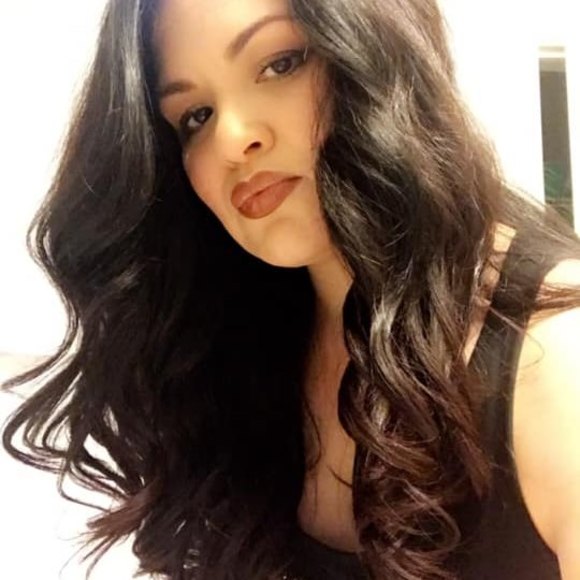 Victoria Salmon - Poshmark Profile Picture of Victoria Salmon (@vikki_0427) on Poshmark