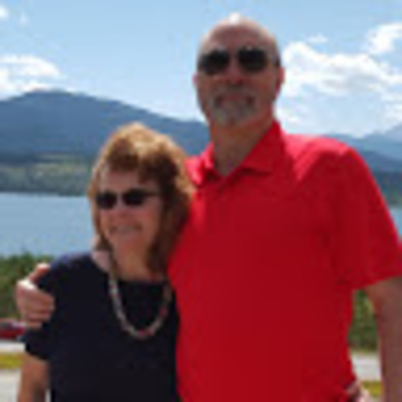 Profile Picture of Joanne johnson Johnson (@red12dog) on Poshmark