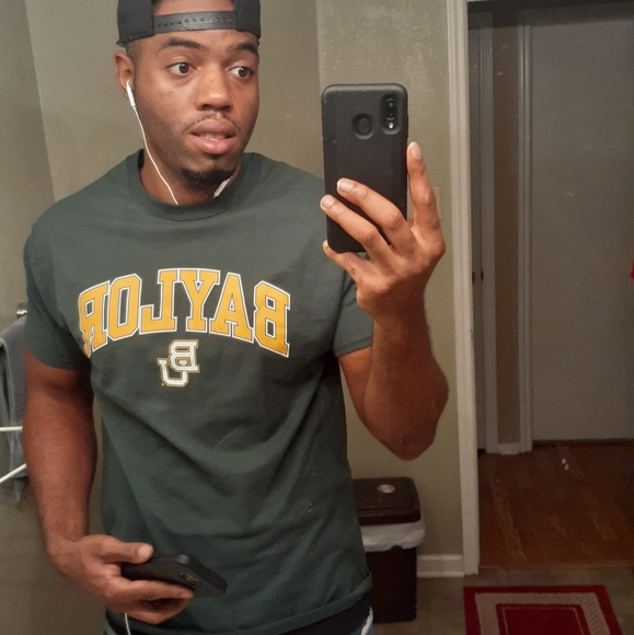 Profile Picture of Ryan Bledsoe (@rbeezy25) on Poshmark