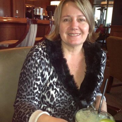 Profile Picture of Cheryl Proctor (@bookwithcheryl) on Twitter