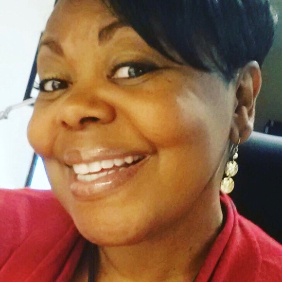 Profile Picture of Yolanda Tyler-jackson (@yoliejack) on Poshmark