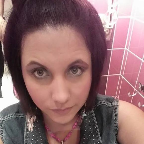 Profile Picture of Alice Simmons (@arailey1450) on Poshmark