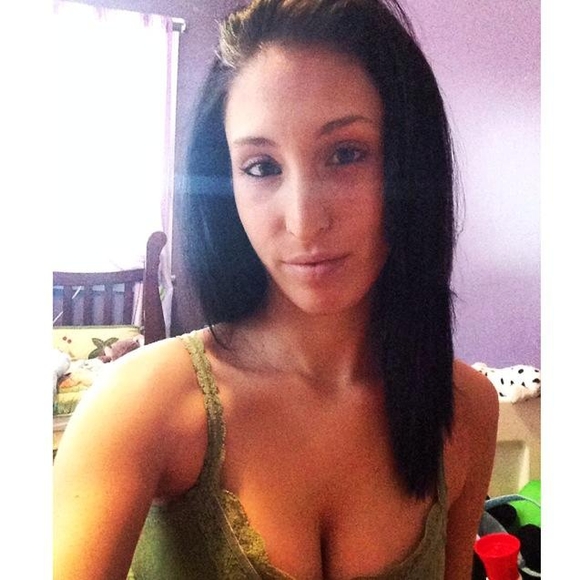 Profile Picture of Jacqueline Sinopoli (@jsnops) on Poshmark