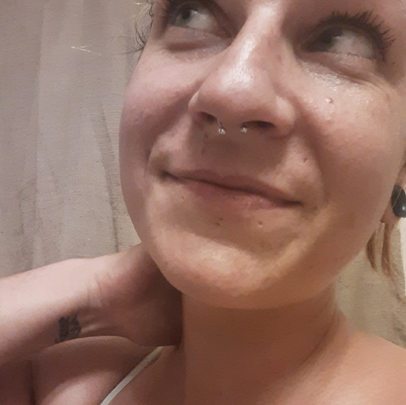 Profile Picture of Kristin Rohnert (@kaykays84) on Poshmark