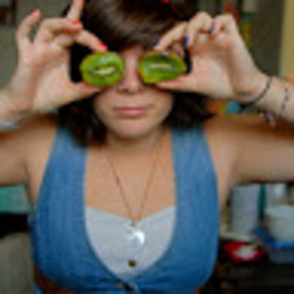 Profile Picture of Jennifer Renaker (@jenniferrena242) on Poshmark