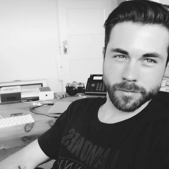 Profile Picture of Blake Sterling (@blakecsterling) on Poshmark