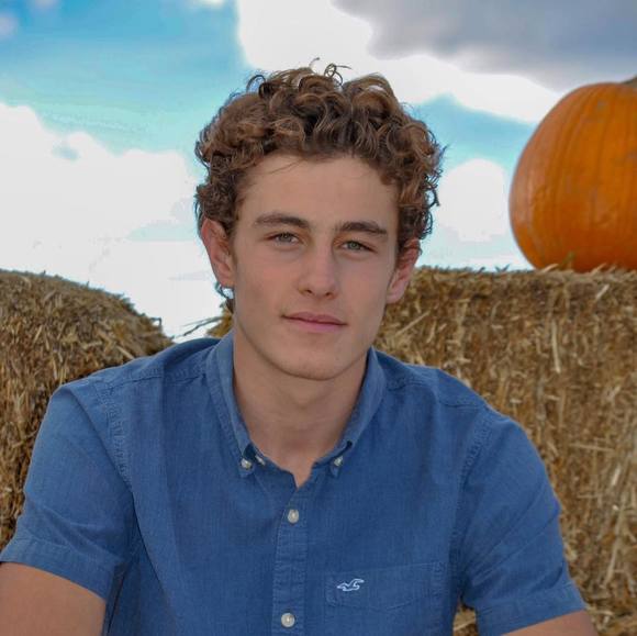 Profile Picture of Oz Markman-raffeld (@oz_markman) on Poshmark