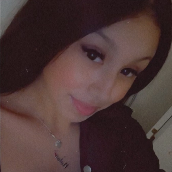 Profile Picture of Talise Jovel (@taliseyasminn) on Poshmark