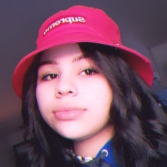 Profile Picture of Larah-jen Shingoose (@larahbeans) on Poshmark