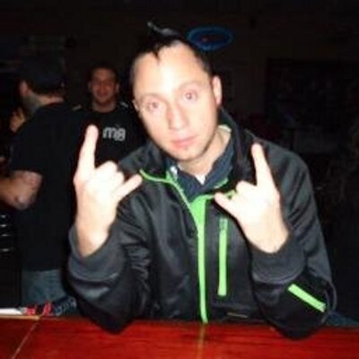 Profile Picture of Robert Stenz (@ibanezrok) on Twitter