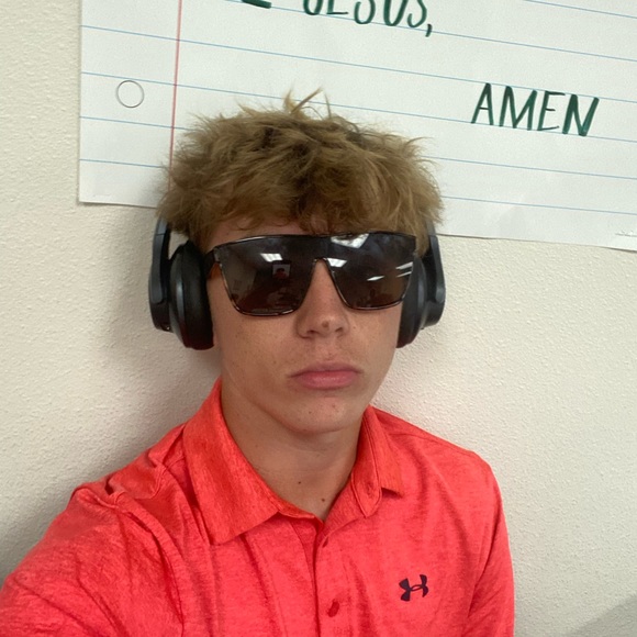 Profile Picture of Andrew Axtell (@andrewaxtell) on Poshmark