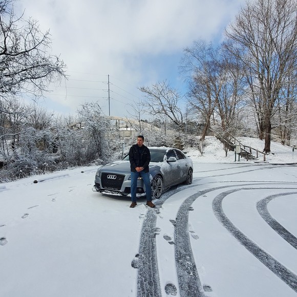 Profile Picture of Alexander Patiño paredes (@alexanderpp) on Poshmark