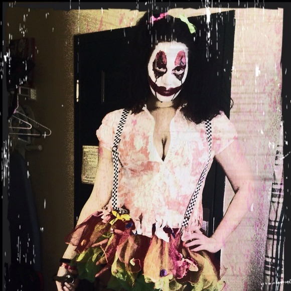 Profile Picture of Bella Demente (@bellademente) on Poshmark