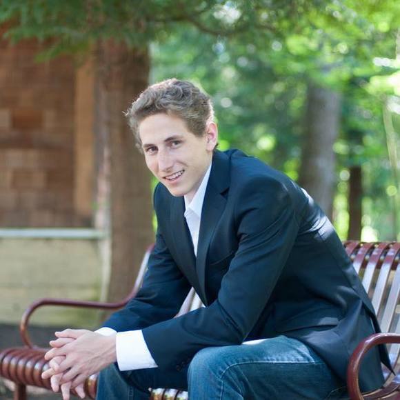 Profile Picture of Alex Deck (@addeck) on Poshmark