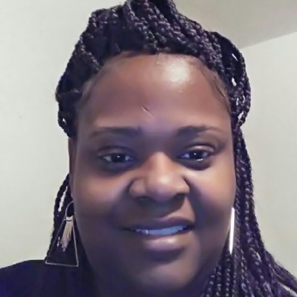 Profile Picture of Kim Hayman (@kyhayman) on Poshmark