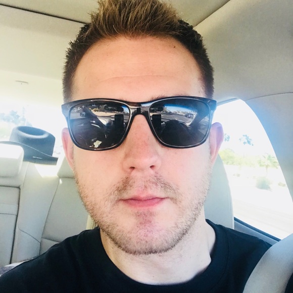 Profile Picture of Josh Schaetzle (@jschaetz87) on Poshmark