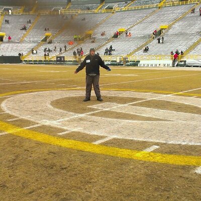 Profile Picture of David. James (@james_amore) on Twitter