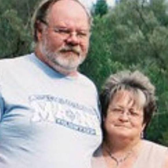 Profile Picture of Paula Barron (@paula555) on Poshmark