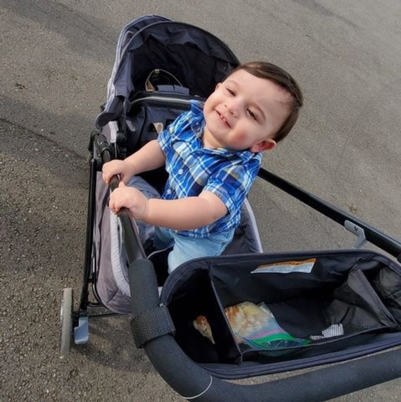 Profile Picture of Evan Handley (@evanhand16) on Poshmark