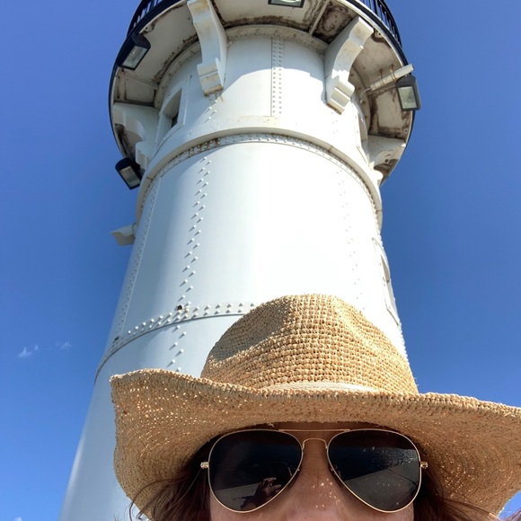 Profile Picture of Carol Knecht (@cdksell) on Poshmark