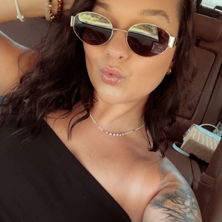 Profile Picture of Em (@@emilyjeanhughes) on Tiktok