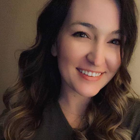 Profile Picture of Alison Brodahl (@abrodahl) on Poshmark