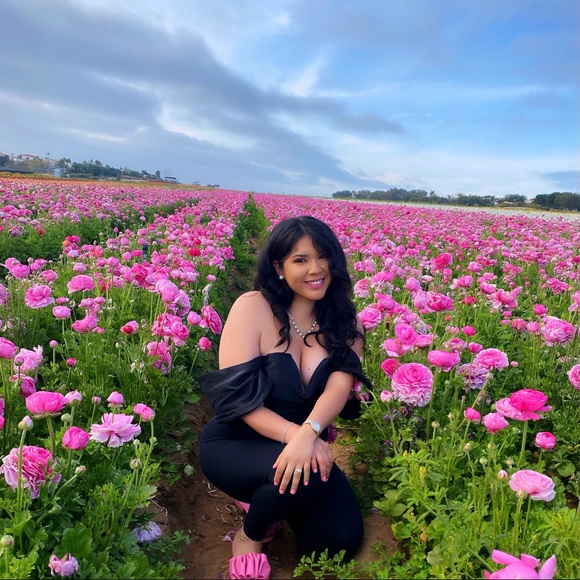 Profile Picture of Jeannette Aviles (@jeannetteaviles) on Poshmark