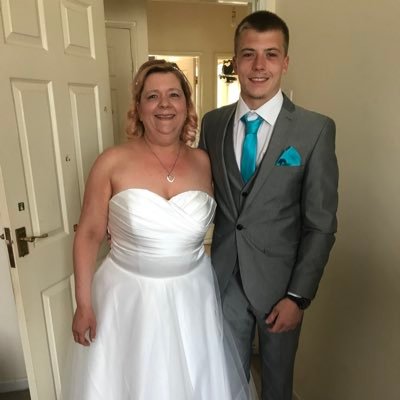 Profile Picture of Lisa Twilley (@lisamhodges) on Twitter