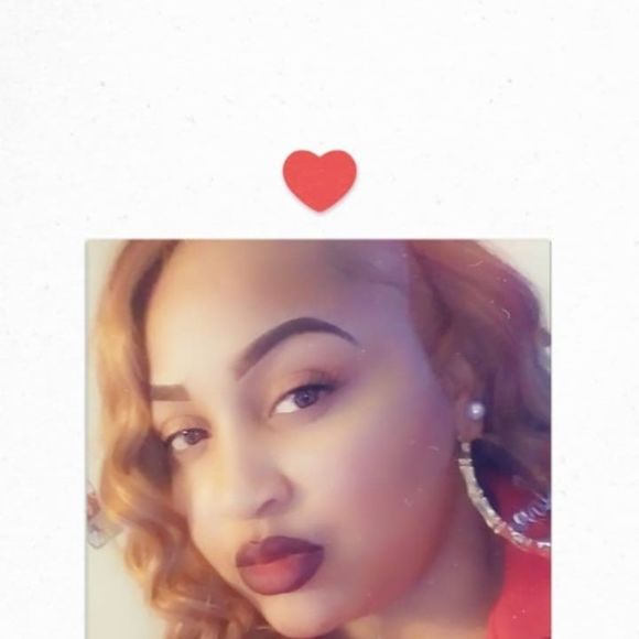 Profile Picture of Deannjanae Stokes (@deestokes) on Poshmark