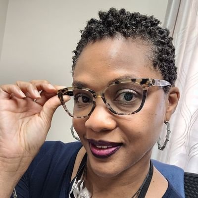 Profile Picture of Rachel Holt (@RachelRaeHolt) on Twitter