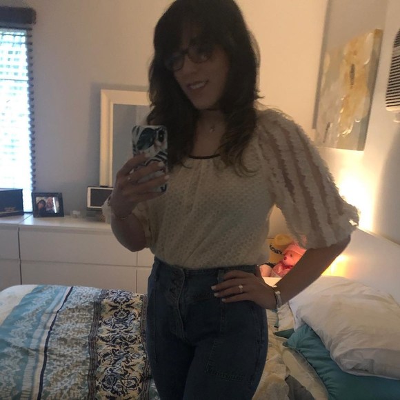 Profile Picture of Nicole Zapata quiles (@nicolezapata93) on Poshmark