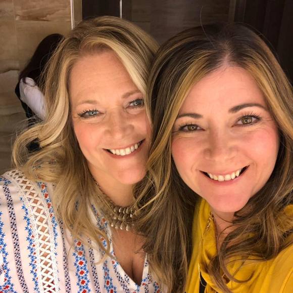 Profile Picture of Lindsay Leonardo caudillo (@lindzylu) on Poshmark