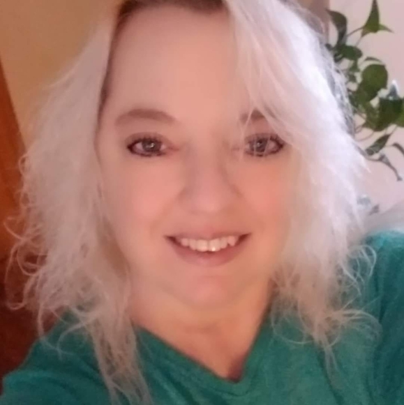 Profile Picture of Lori Nabors (@lulu54666) on Poshmark