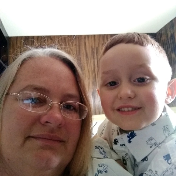 Tonia Mccroskey - Poshmark Profile Picture of Tonia Mccroskey (@toniamccroskey) on Poshmark