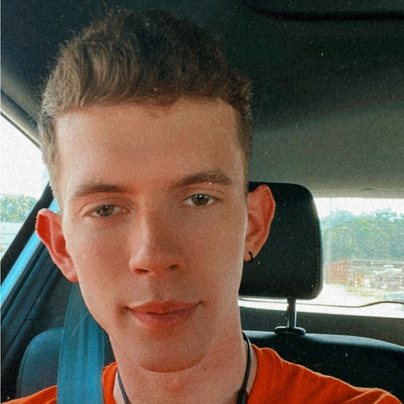 Profile Picture of Marc Hunsberger (@magicmarc1347) on Poshmark