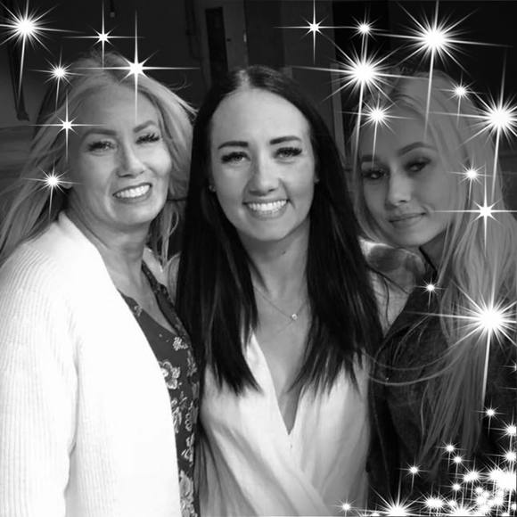 Profile Picture of Carly Ross (@carly0902) on Poshmark