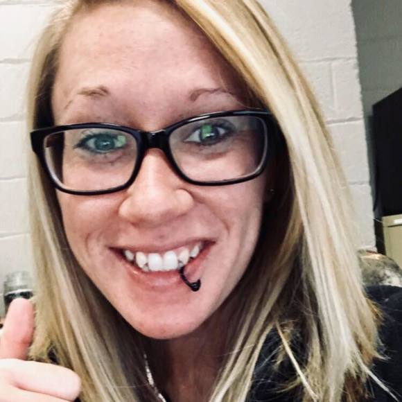 Profile Picture of April Cisneros (@aprilkay3452) on Poshmark