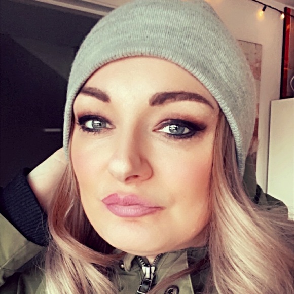 Profile Picture of Adrijana Coric (@adrijanaroberts) on Poshmark