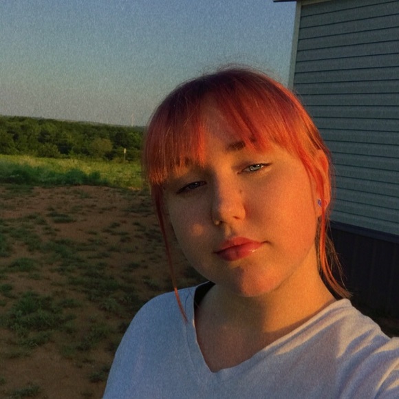 Profile Picture of Brooklyn James (@_brooklynjames) on Poshmark