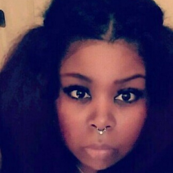 Profile Picture of Nichole Blair (@kokounitsixi) on Poshmark