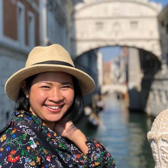 Dee Dammanee - Poshmark Profile Picture of Dee Dammanee (@deedammanee) on Poshmark