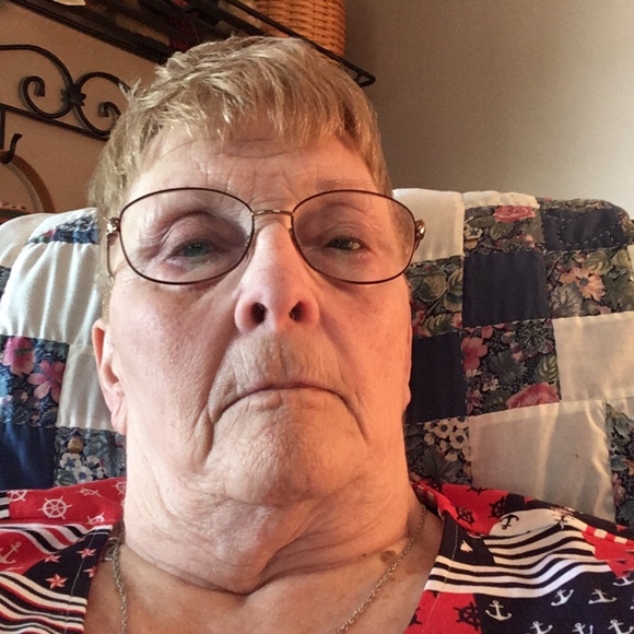 Profile Picture of Myrna Pursell (@mpurse39) on Poshmark