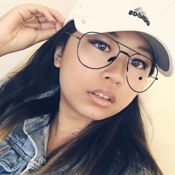 Profile Picture of Rithy Ros (@theclairlairs) on Poshmark