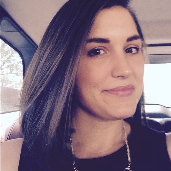 Profile Picture of Libby Wigand (@libwig18) on Poshmark