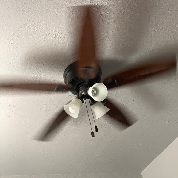 Profile Picture of Austin Stromquist (@austinzstromq) on Poshmark