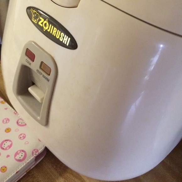 Profile Picture of Taoya Dhdknd (@taoya) on Poshmark